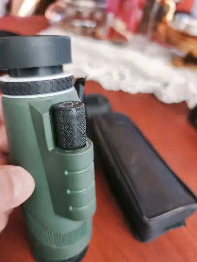 Monocular de Visión 10x42 con Estuche - miniatura 4