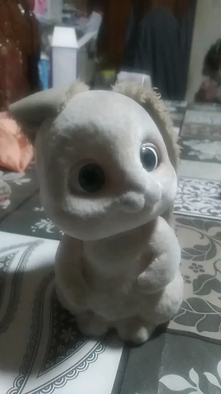 Peluche de conejo gris con orejas largas - 1