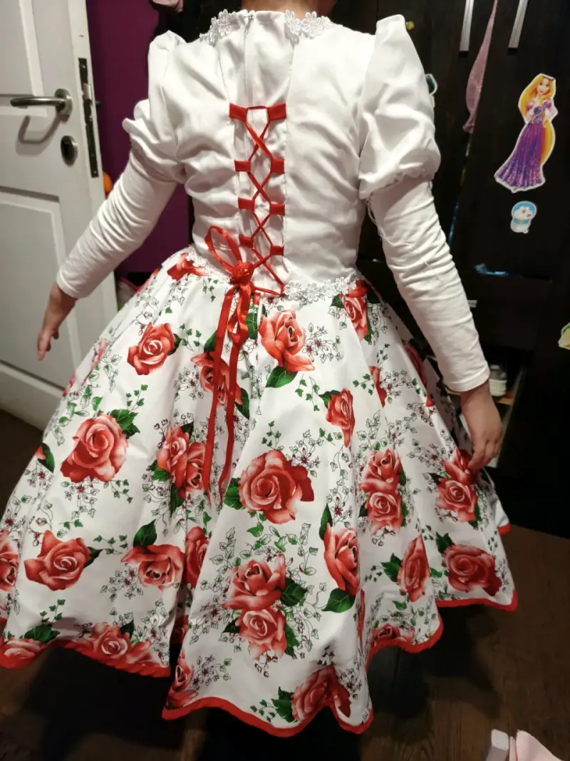 Vestido infantil con estampado de rosas - 2