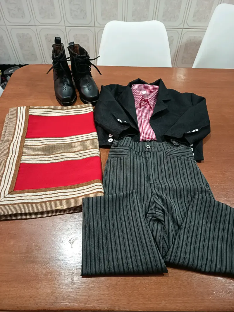 Traje de huaso talla 4 años
