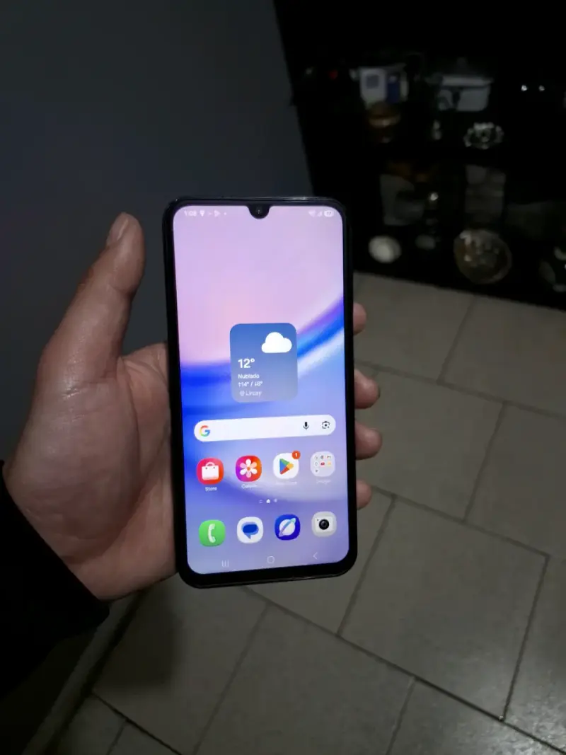 Samsung Galaxy A15 en buen estado - 2