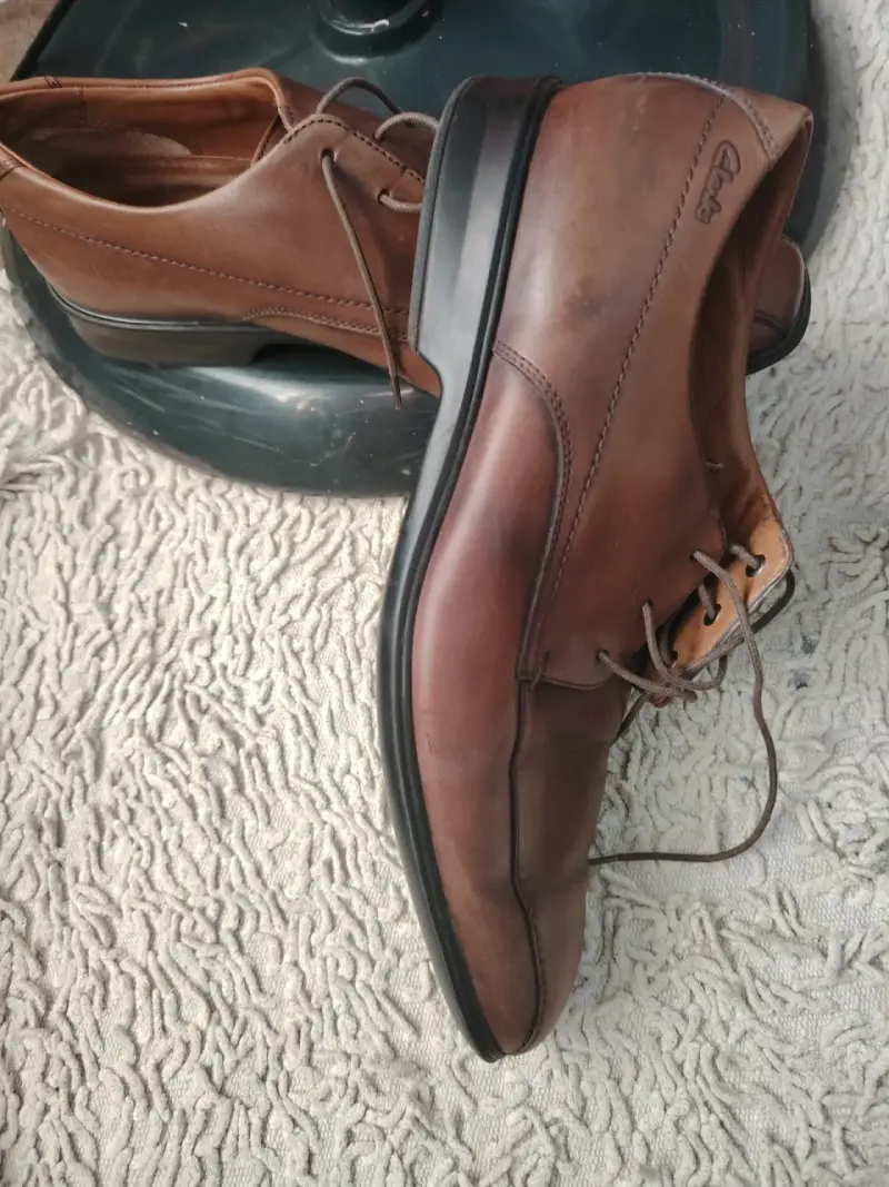 Zapatos de cuero marrón Clarks para hombre - 1