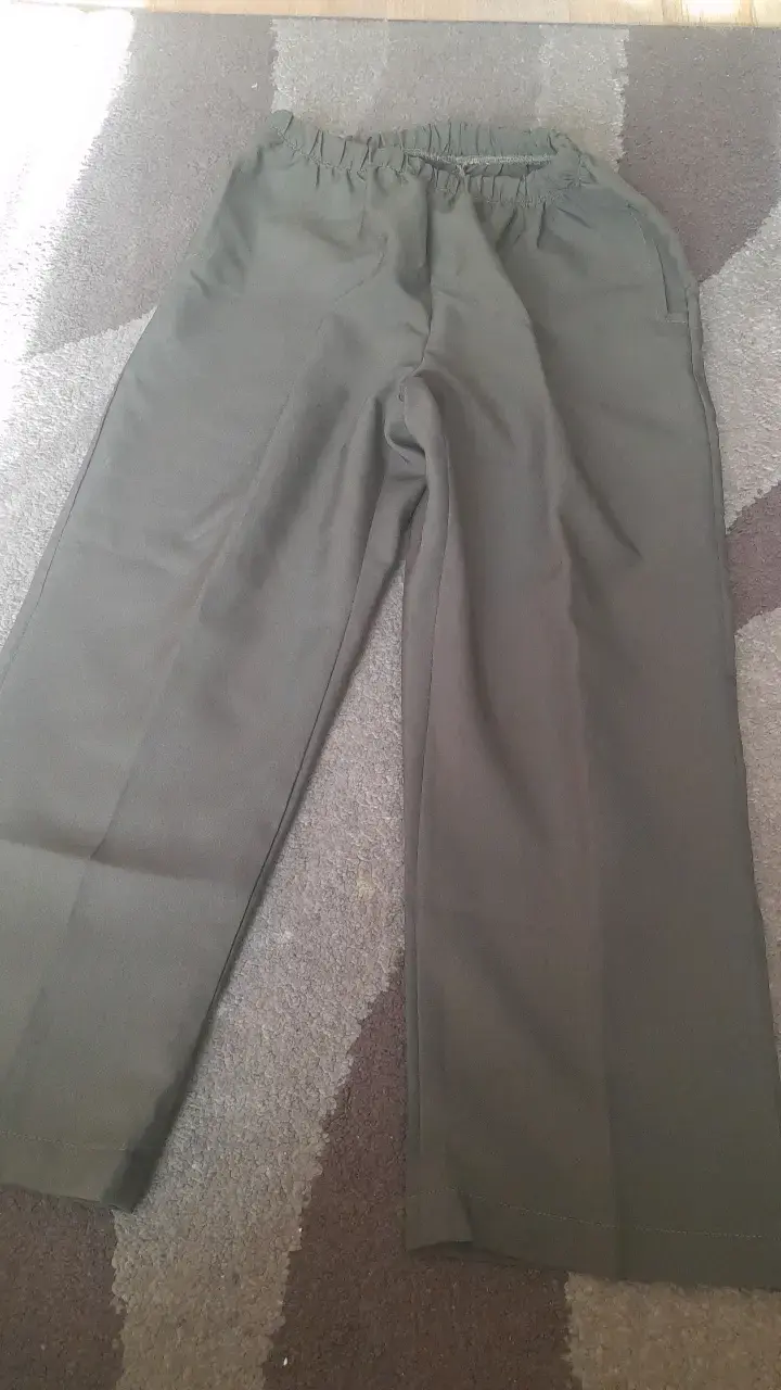 Pantalones color verde oliva - 2