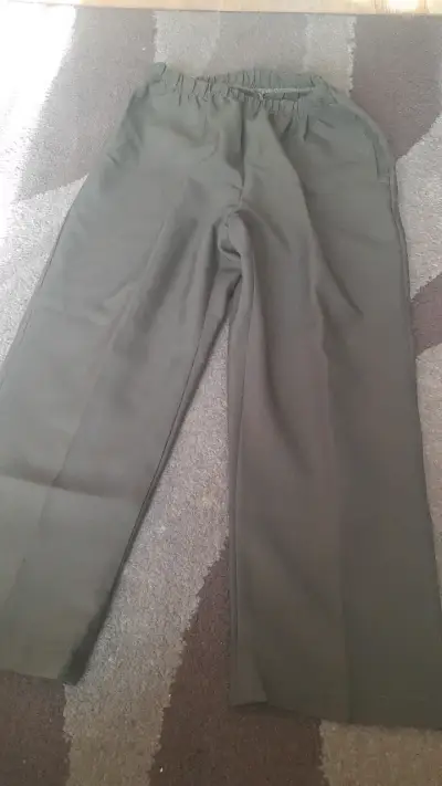 Pantalones color verde oliva - miniatura 2