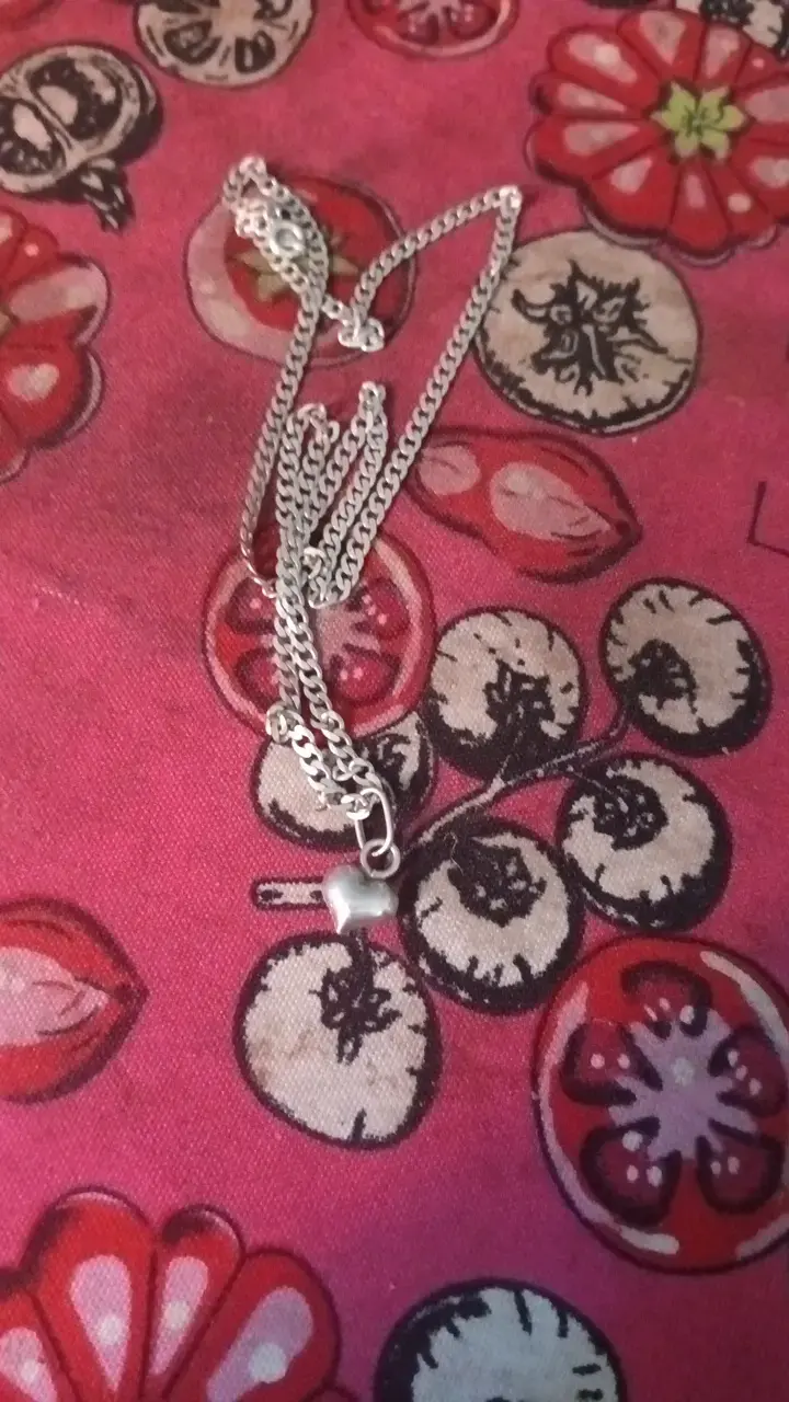 Collar de plata con dije de corazón