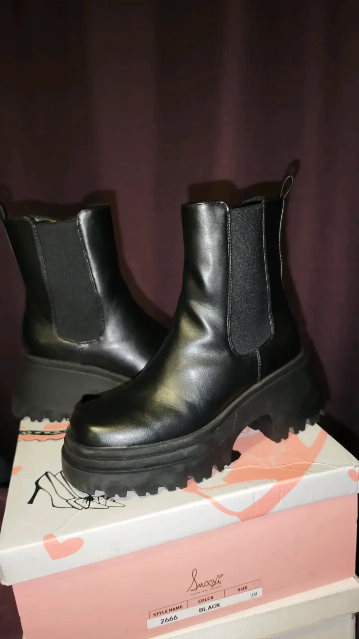 Botines negros de ecocuero talla 39 - 5