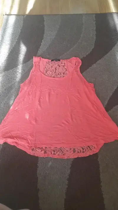 Blusa sin mangas coral con encaje - miniatura 1