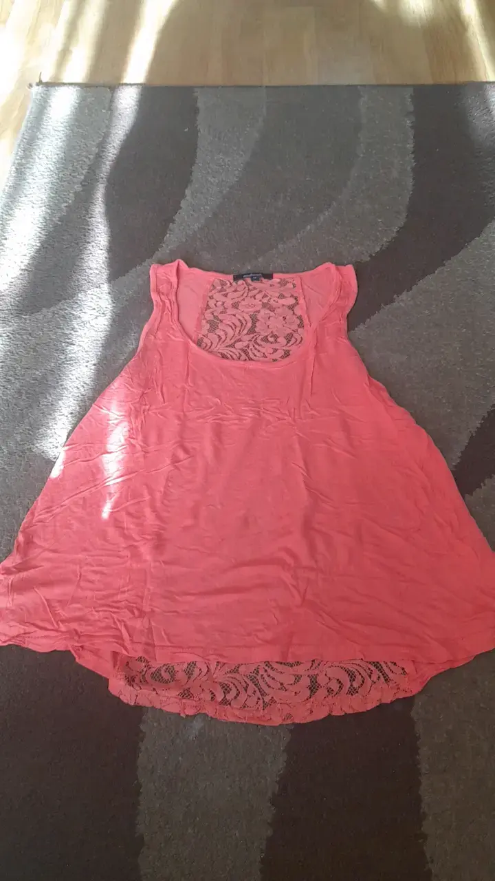 Blusa sin mangas coral con encaje - 2