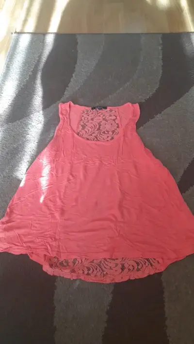 Blusa sin mangas coral con encaje - miniatura 2