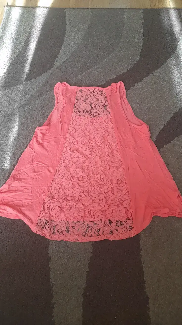 Blusa sin mangas coral con encaje - 3