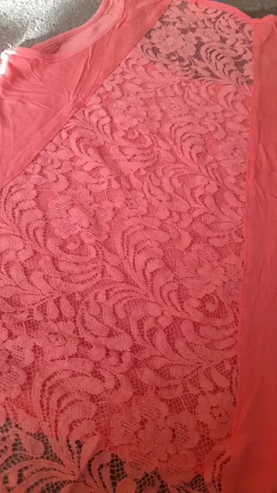 Blusa sin mangas coral con encaje - miniatura 4
