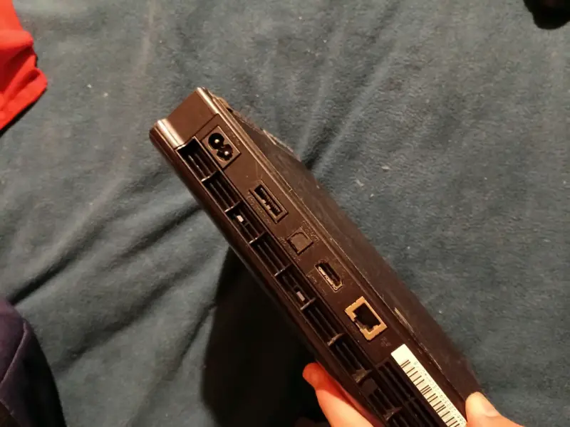 Consola Sony PlayStation 3 con dos controles - 3
