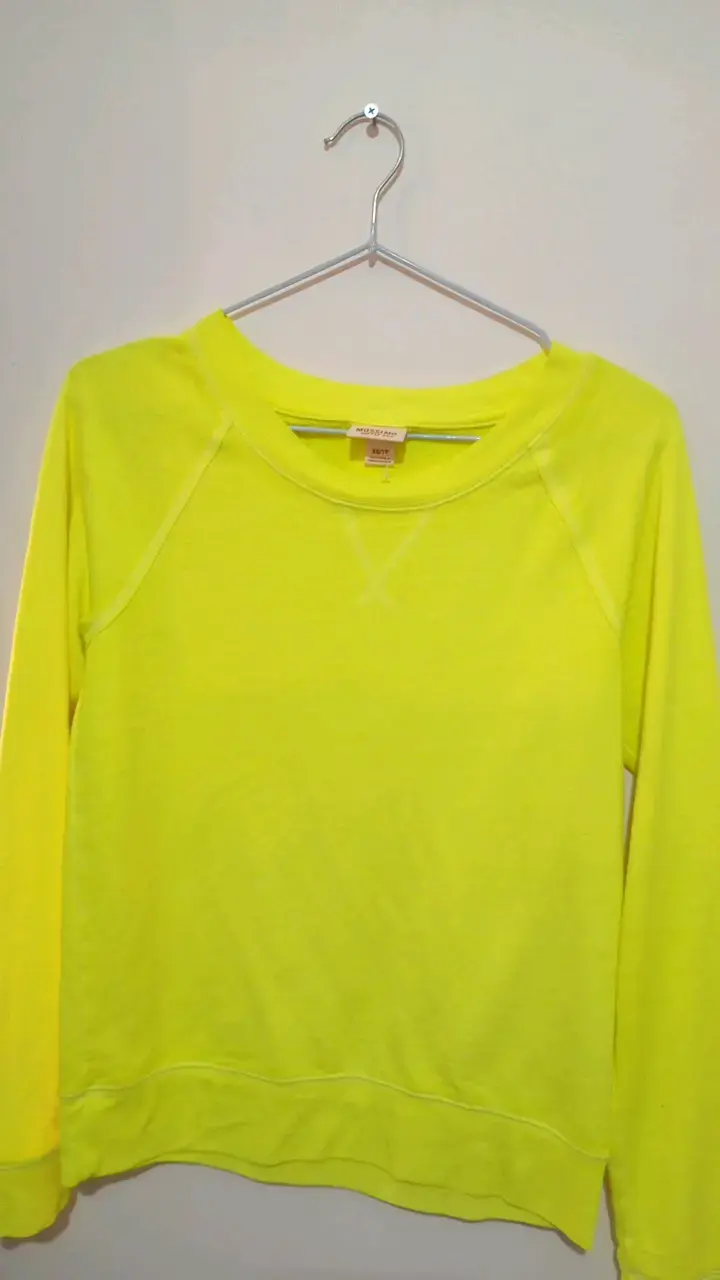Polerón amarillo neón para mujer