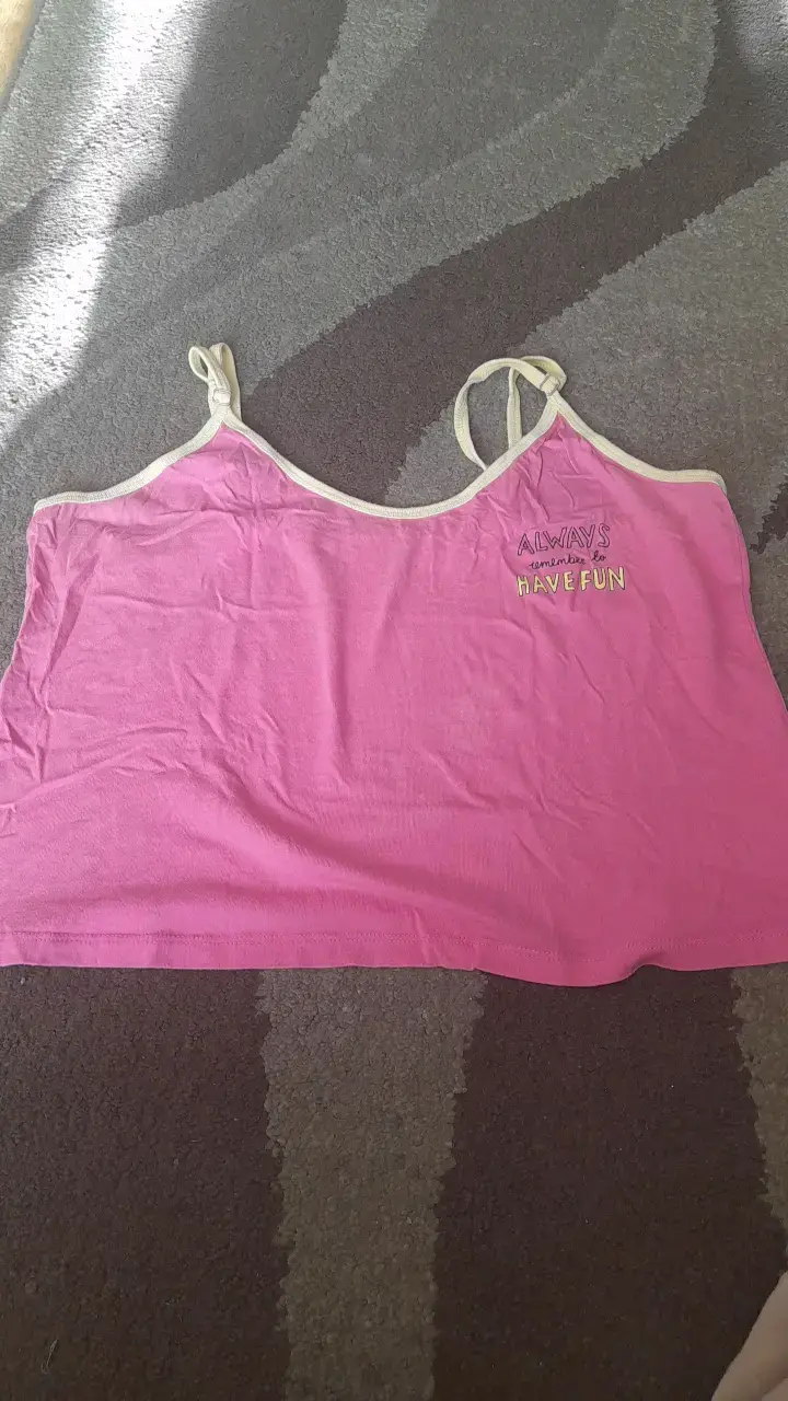Camiseta sin mangas rosa con diseño divertido - 1