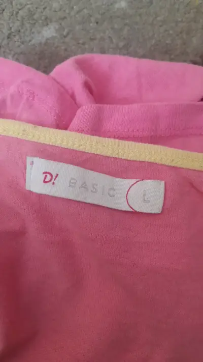 Camiseta sin mangas rosa con diseño divertido - miniatura 3