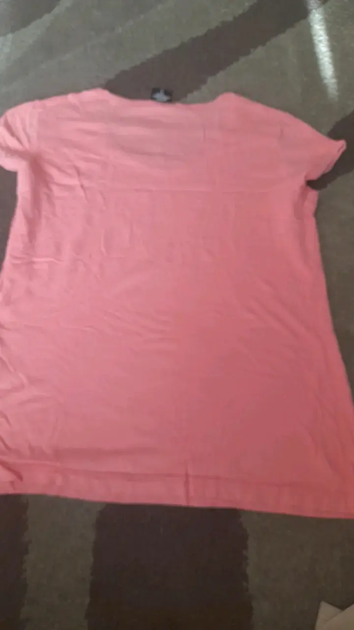Polera rosa con estampado de jirafa - 4
