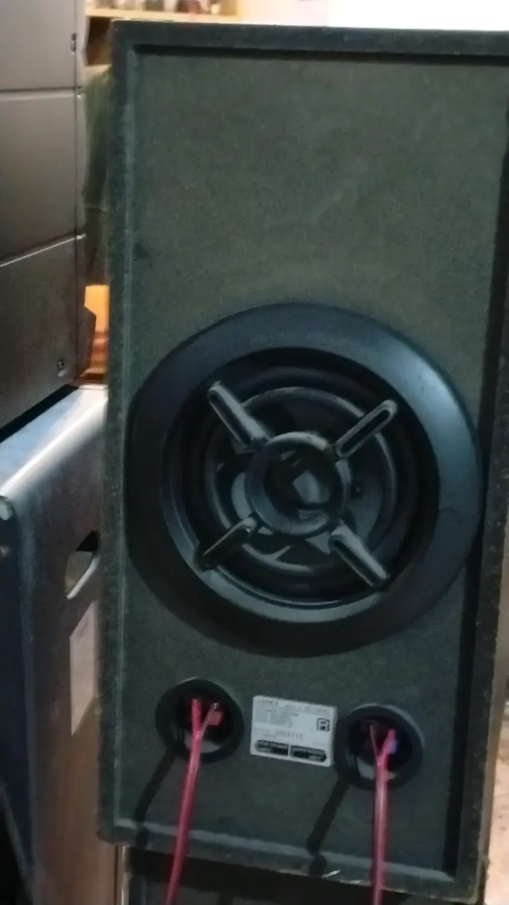 Equipo de sonido Sony con parlantes - 5