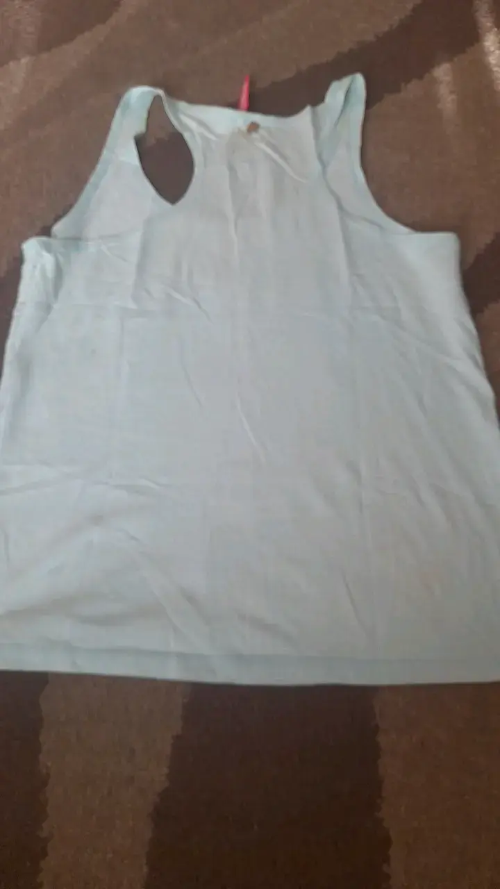 Polera sin mangas Opposite con estampado - 4