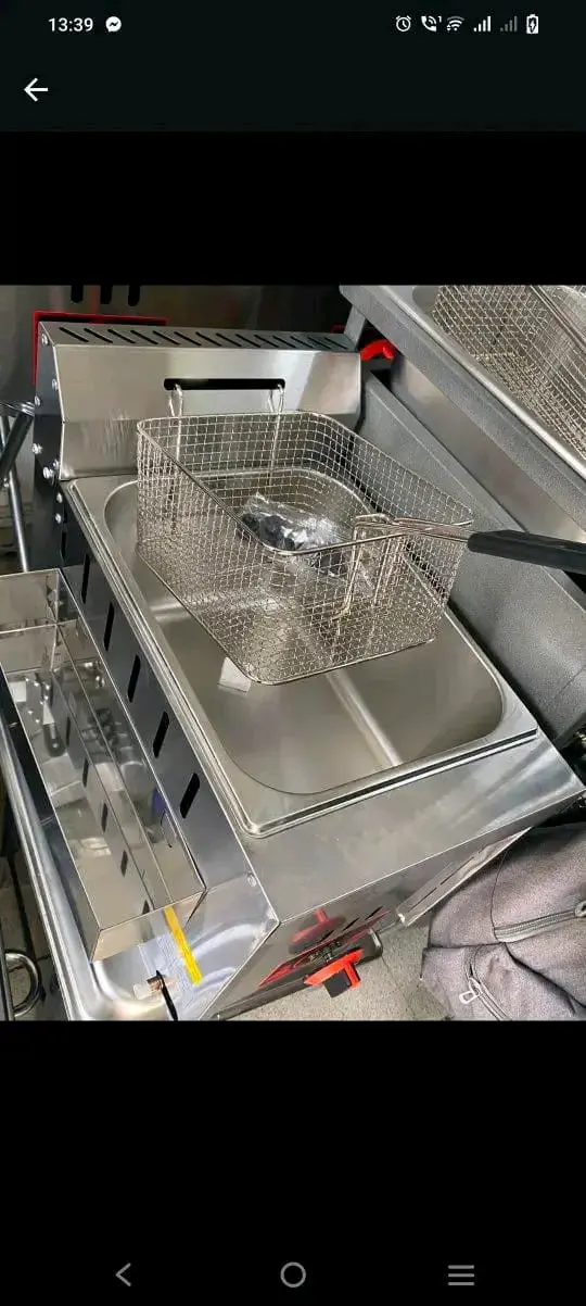 Freidora a gas de 12 litros y freidora de 6 litros - 1