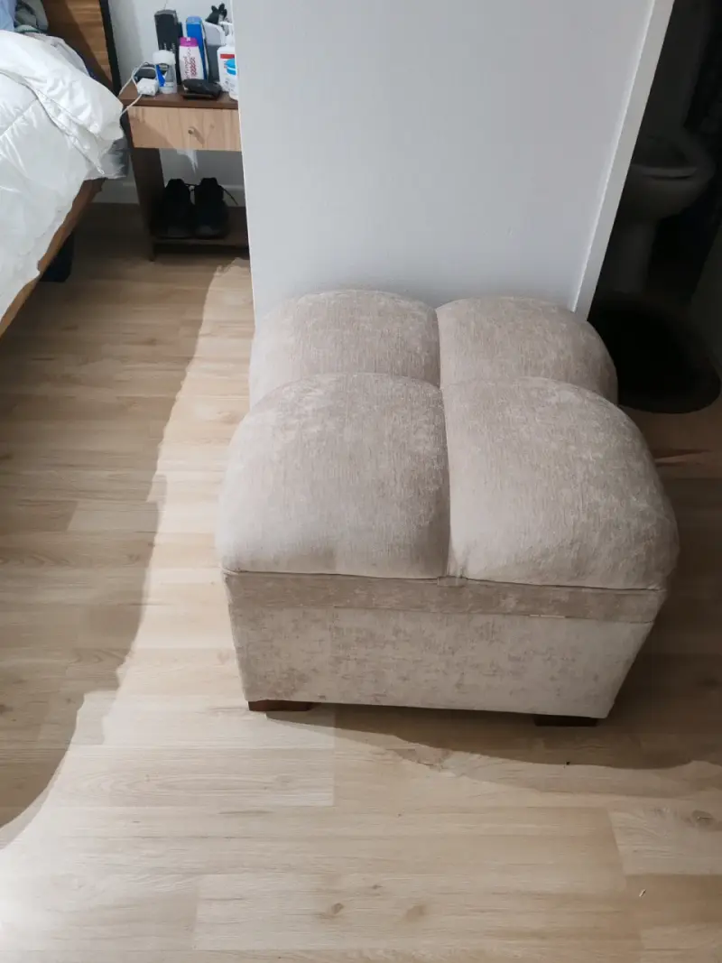 Puff beige con almacenamiento interior - 2
