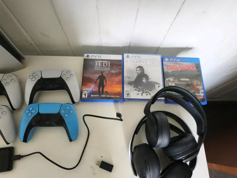 Consola PlayStation 5 con accesorios y juegos - 3