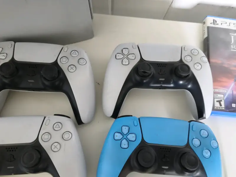Consola PlayStation 5 con accesorios y juegos - 4