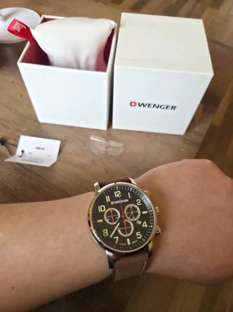 Reloj Wenger cristal de zafiro -Swiss Made - 6