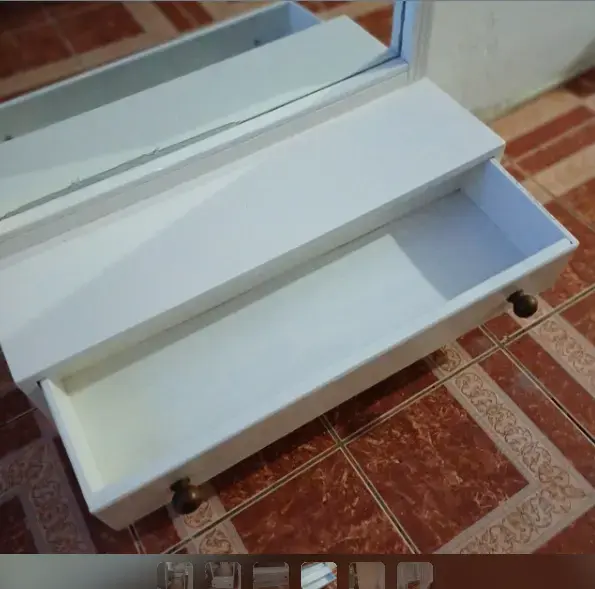 Espejo de pie con cajón blanco - 4