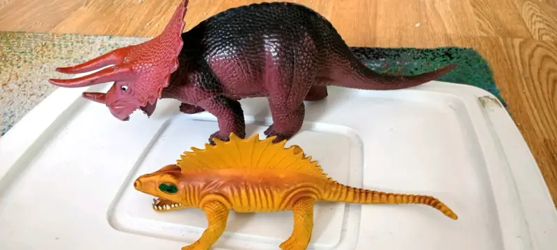 Set de Dinosaurios de Juguete Triceratops y Dimetrodon - 1