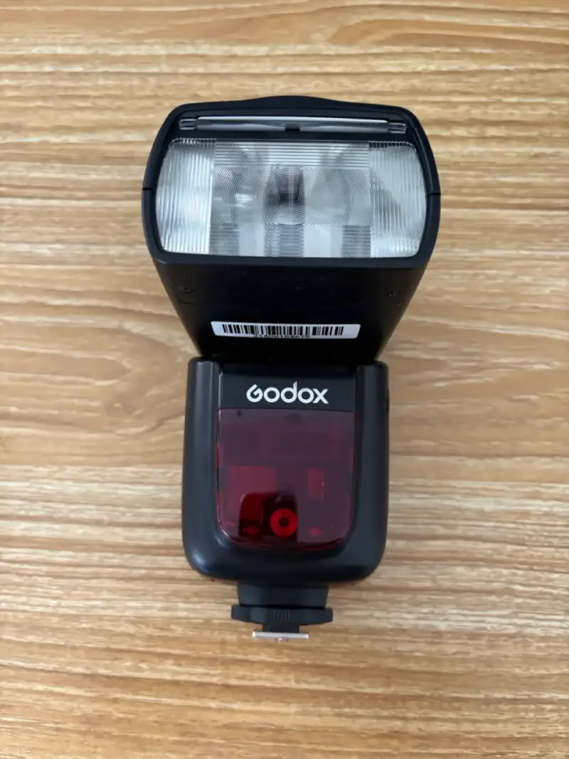 Flash Godox V860IIc para Canon con accesorios - 1