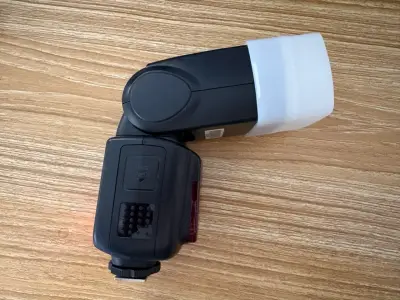 Flash Godox V860IIc para Canon con accesorios - miniatura 4