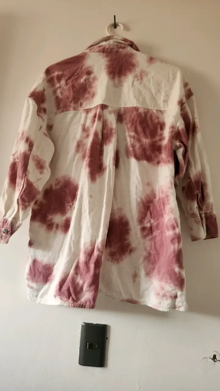 Camisa larga tie-dye rosa y blanca - 2