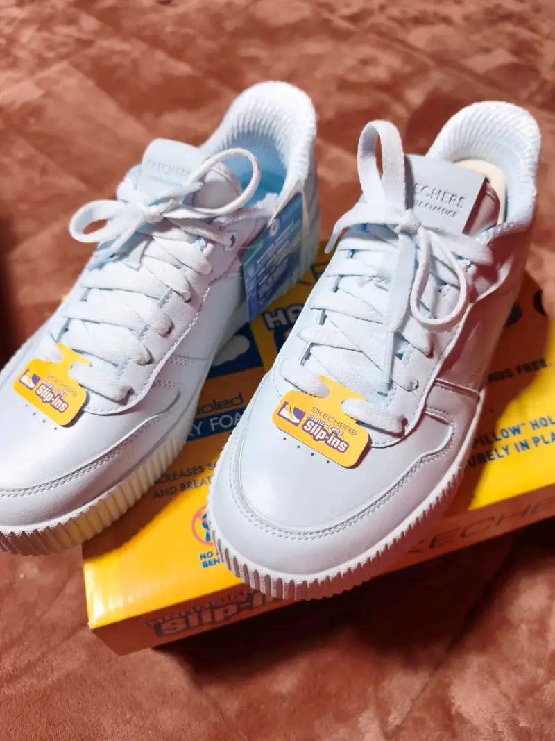 Zapatillas blancas Skechers Slip-ins para mujer