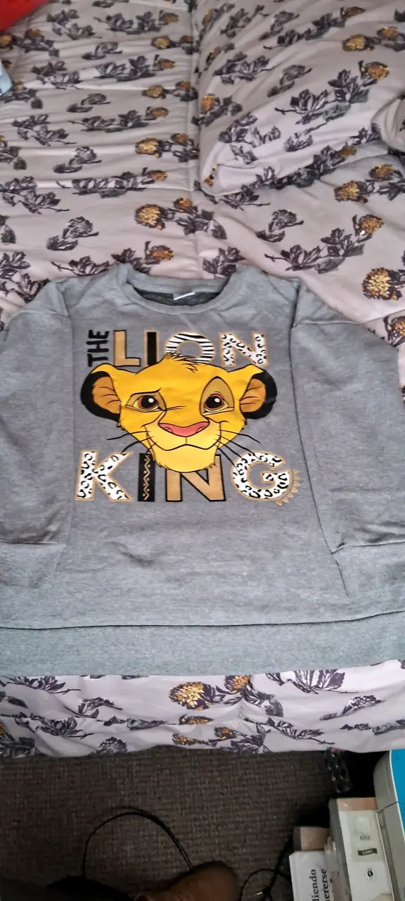 Polerón gris de El Rey León para niños