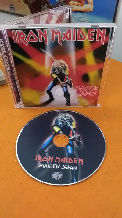 CD Iron Maiden Maiden Japan en buen estado - miniatura 1