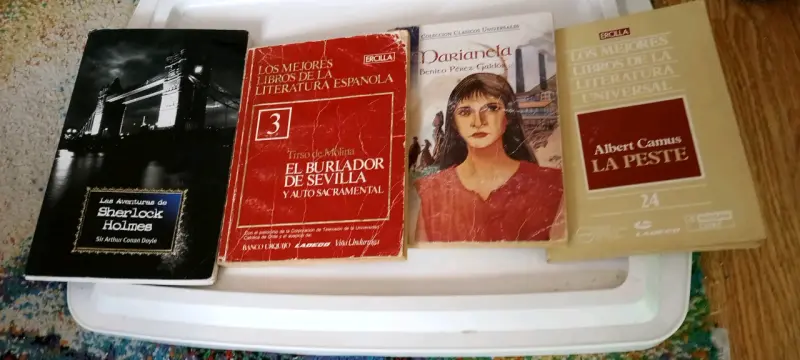 Colección de libros clásicos: Sherlock Holmes, El Burlador de Sevilla, Marianela y La Peste - 1