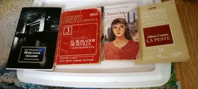 Colección de libros clásicos: Sherlock Holmes, El Burlador de Sevilla, Marianela y La Peste - miniatura 1