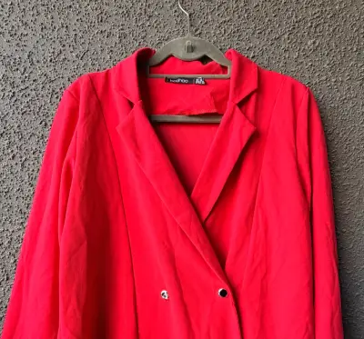Blazer rojo mujer Boohoo elegante - miniatura 1