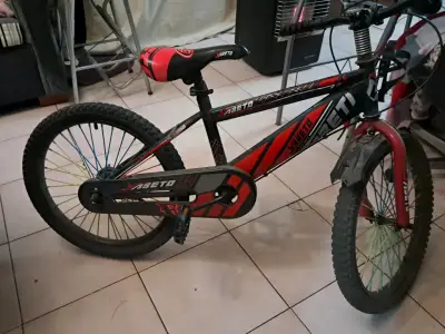 Bicicleta infantil aro 20 Xbeto color rojo y negro - miniatura 3
