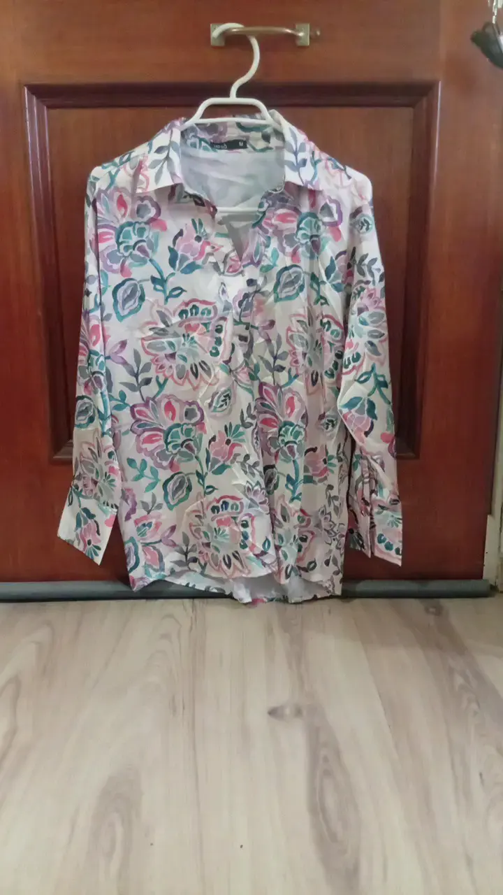 Blusa floral de manga larga para mujer - 1