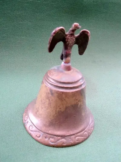 Campana Bronce Antigua Figura CondoR 1940 - miniatura 2