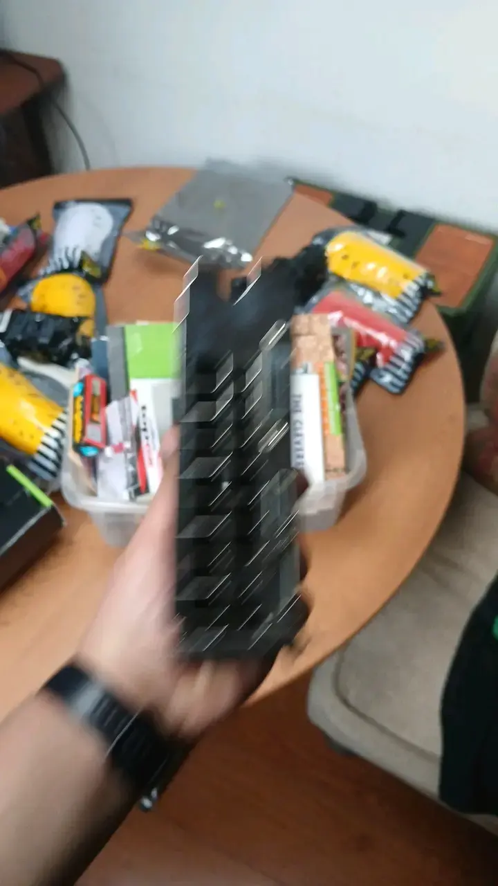 Tarjeta Gráfica EVGA GeForce GTX 1050 TI - 2