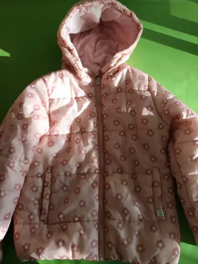 Chaqueta de niña con capucha y diseño floral - miniatura 1