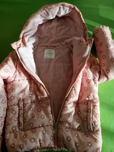 Chaqueta de niña con capucha y diseño floral - miniatura 2