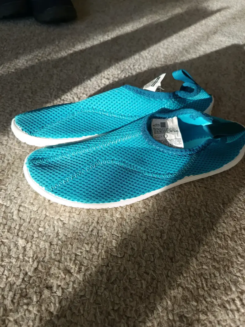 Zapatillas acuáticas turquesa para niños