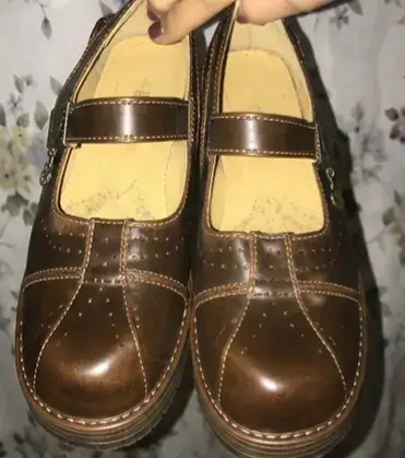Zapatos de cuero marrón con tacón grueso - miniatura 2