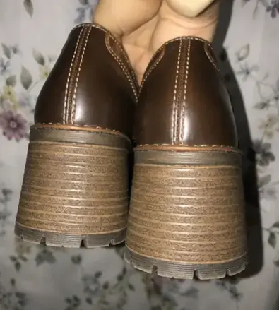 Zapatos de cuero marrón con tacón grueso - 3