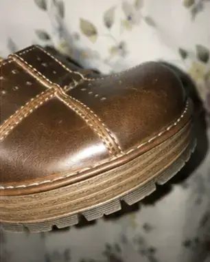 Zapatos de cuero marrón con tacón grueso - miniatura 4
