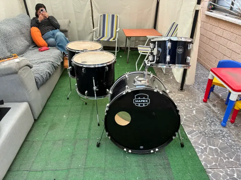 Batería acústica Mapex azul en buen estado - 2