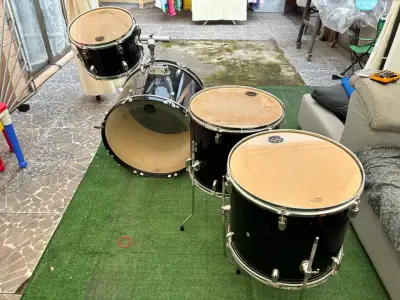 Batería acústica Mapex azul en buen estado - miniatura 3